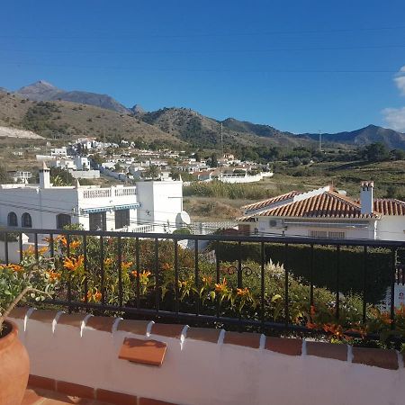 Bonita Villa En Nerja Casa Palomas Exterior photo