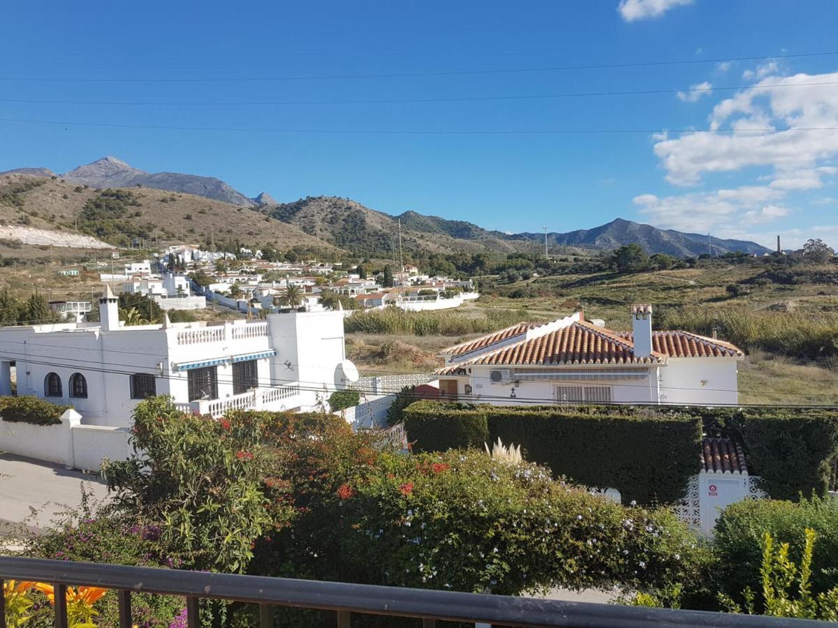 Bonita Villa En Nerja Casa Palomas Exterior photo