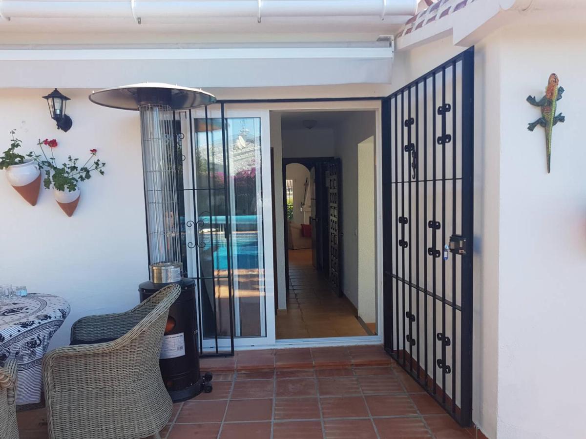 Bonita Villa En Nerja Casa Palomas Exterior photo
