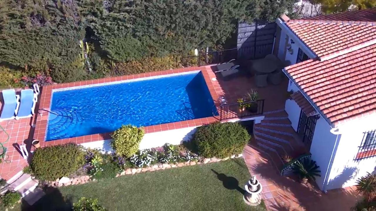 Bonita Villa En Nerja Casa Palomas Exterior photo